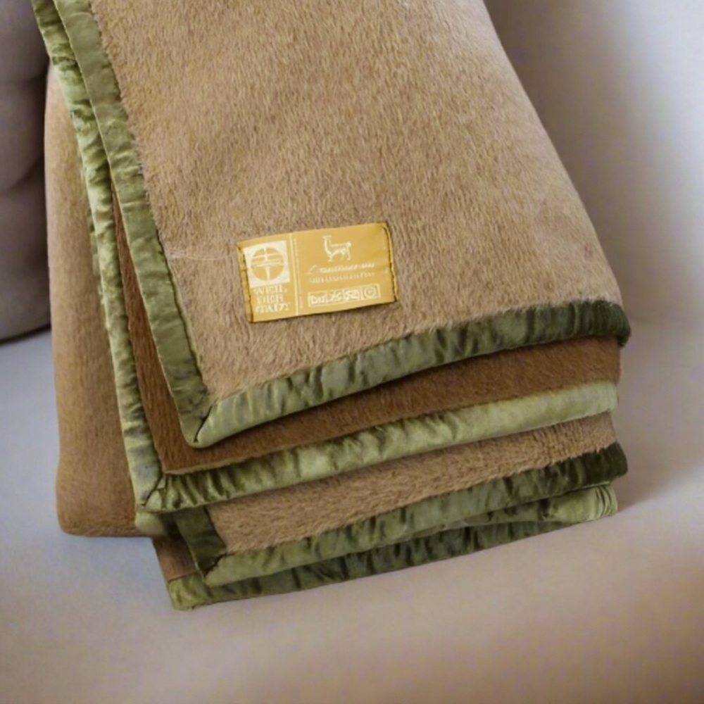 Lamabell Weil Der Stadt 100% Llama Wool Blanket Tan Size 74 x 56